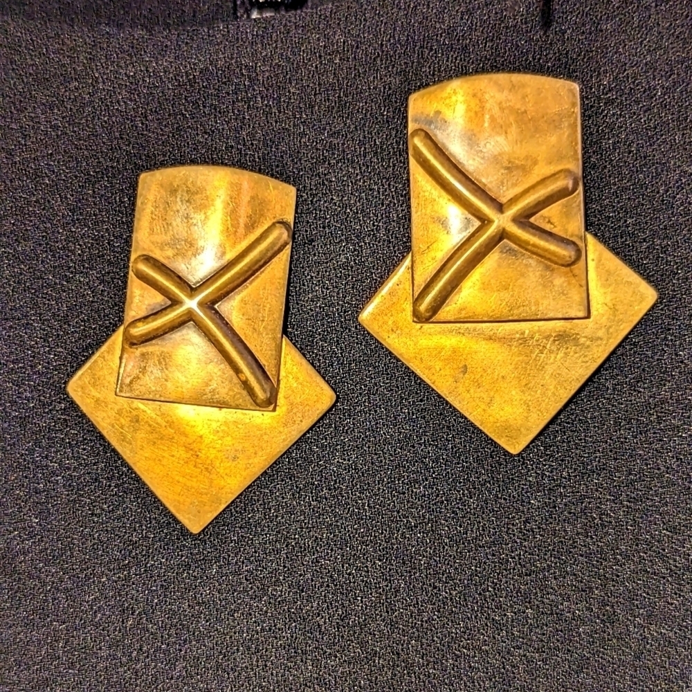 Vintage Metallic Bronze brutalist Brass two piece arrow design earrings post